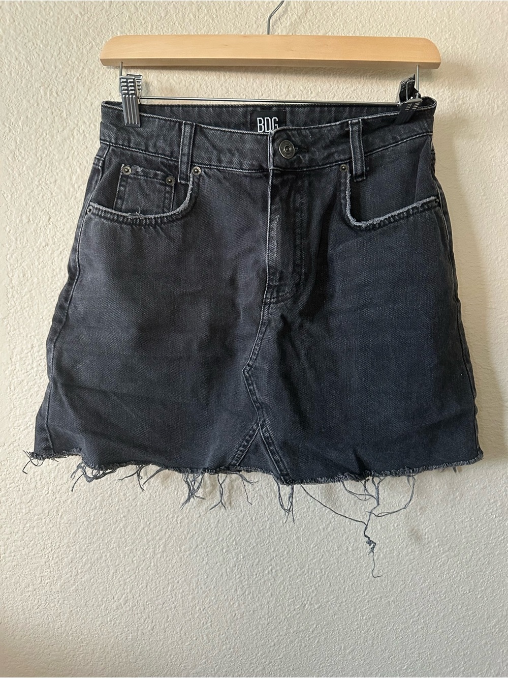 BDG Washed Black Denim Mini Skirt with Frayed Hem size M/ NWOT 1484